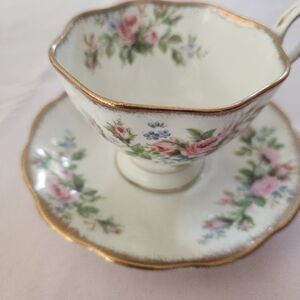 Vtg Royal Albert bone china tea cup & saucer set made by Royal Albert in England